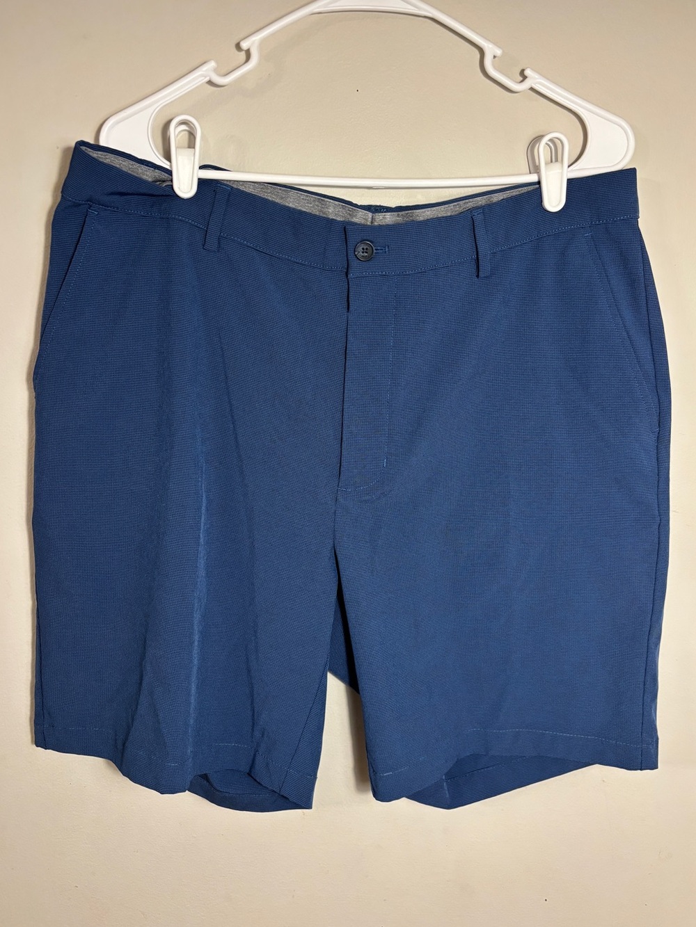 Greg Norman Men’s Golf Shorts Blue Navy Performance Stretch 36” Waist 8” Inseam